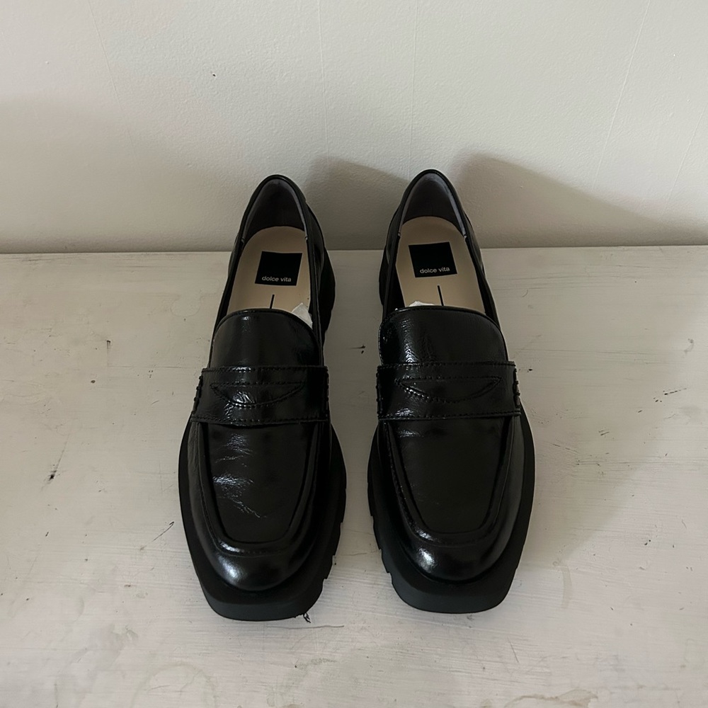 Dolce vita “Elias black loafers” onyx crinkle patent